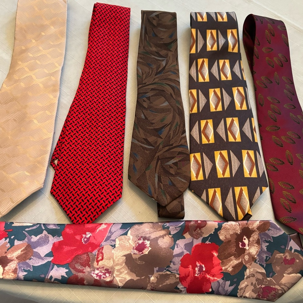 1 Lot Men’ Ties for Wear or Crafting